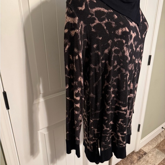 Stylish Black and Tan Animal Print Sweater - Picture 7 of 10